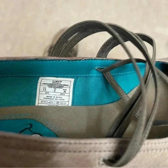 Merrell Cycling Evera Cross Gray Leather Slip on Performance Heels Women’s 7.5 - Picture 10 of 12